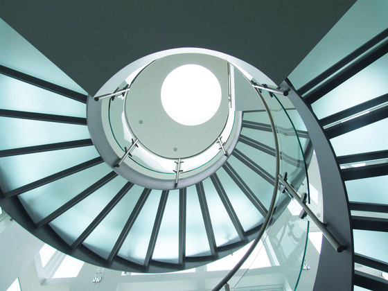 Helical Stairs Glass TWE-622 | Systèmes d'escalier | EeStairs