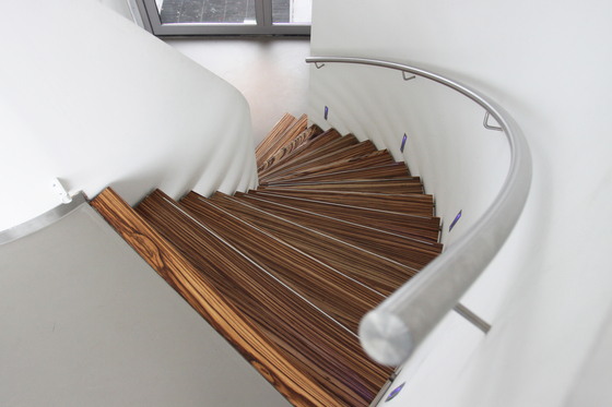 Helical Stairs Wood TWE-488 | Systèmes d'escalier | EeStairs