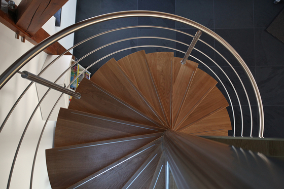 Moon Stairs | Spiral Stairs Wood TSE-600 | Sistemas de escalera | EeStairs