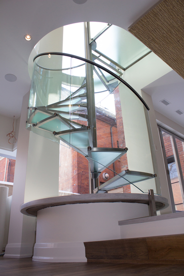 Spiral Stairs Glass TSE-614 | Sistemas de escalera | EeStairs