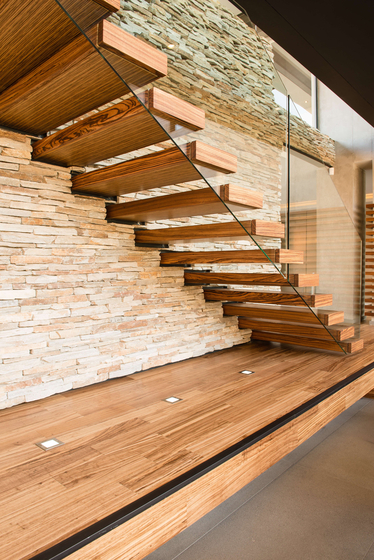 Straight Stairs Wood TRE-579 | Staircase systems | EeStairs