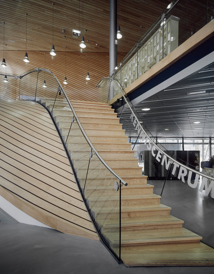 Straight Stairs Wood TRE-140 | Staircase systems | EeStairs
