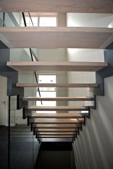 Straight Stairs Wood TRH-597 | Sistemas de escalera | EeStairs