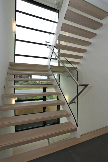 Straight Stairs Wood TRE-561 | Treppensysteme | EeStairs