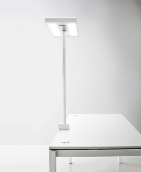 Linea Utile d’éclairage pour bureau | Luminaires de table | Quadrifoglio Group