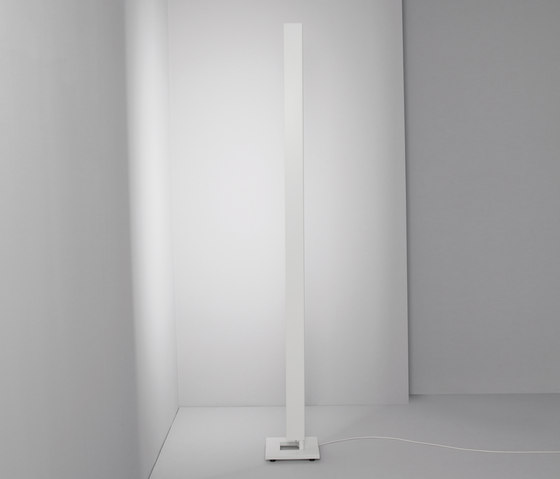 Wheel floor lamp | Free-standing lights | Aqlus