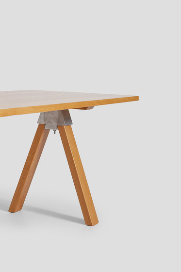 A-Joint Table | Dining tables | VG&P