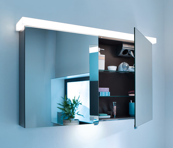 Essento | Armoire de toilette incluant un éclairage LED pour éclairage indirect du plan de toilette | Meubles muraux salle de bain | burgbad