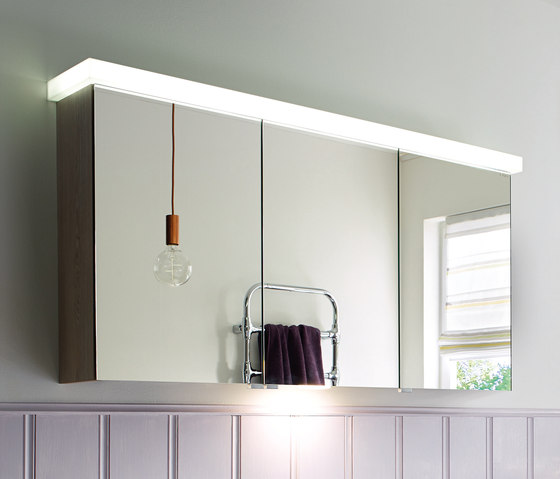 Essento | Spiegelschrank inkl. LED-Waschtischbeleuchtung | Spiegelschränke | burgbad