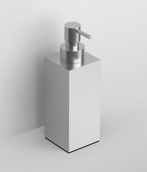 Quadria liquid soap dispenser CL/09.01.126.41 | Dosificadores de jabón | Clou