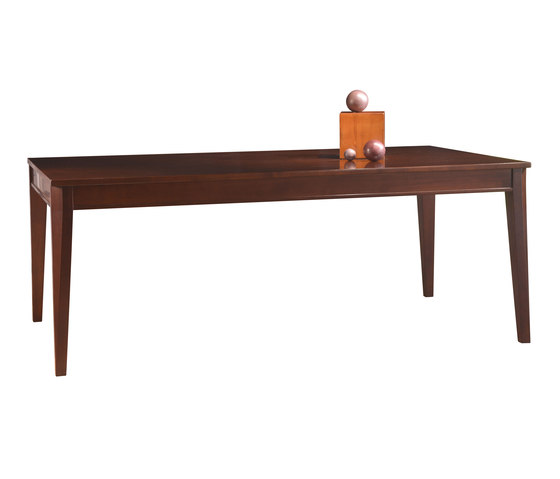 Varia Nico Dining Table Selva Timeless | Dining tables | Selva