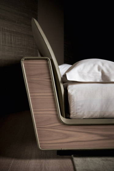 Sama Bed | Beds | Flou