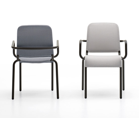 Fit chair with armrests | Sillas | Varaschin