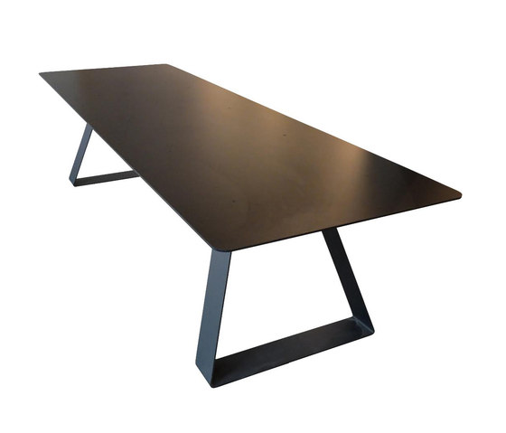 F012 table | Dining tables | FOUNDED