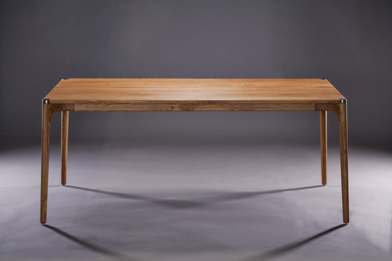 Naru Table | Esstische | Artisan