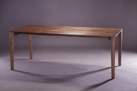 Fin Table | Dining tables | Artisan