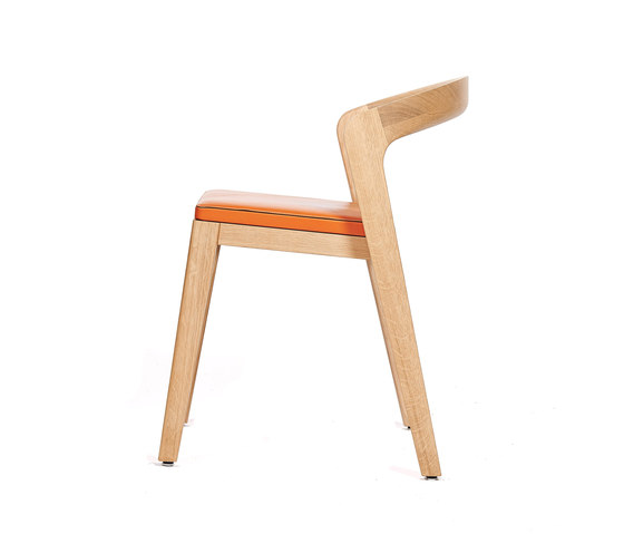Play Chair – Oak Natural Stained with orange calf leather cushion | Sedie | Wildspirit