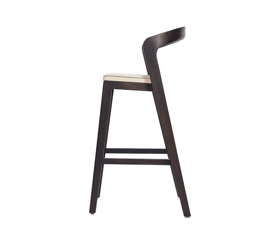 Play Barstool High – Oak Stained with ivory calf leather cushion | Bar stools | Wildspirit