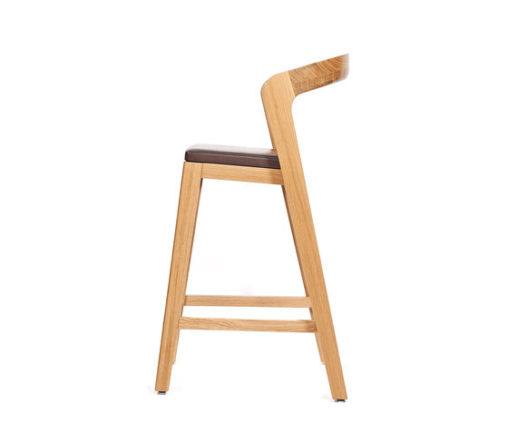 Play Barstool Low – Oak Natural Stained with dark brown calf leather cushion | Chaises | Wildspirit