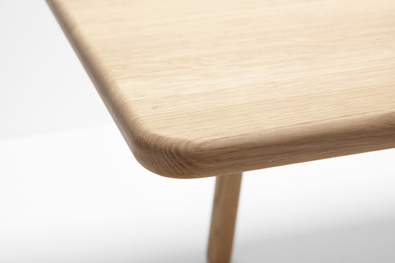 Curved table | Tables de repas | H Furniture
