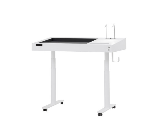 HiLow Speaker | Contract tables | Montana Furniture