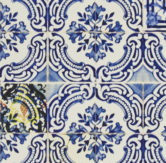 Carnets Andalous Wallpaper | Patio - Cobalt | Tessuti decorative | Designers Guild