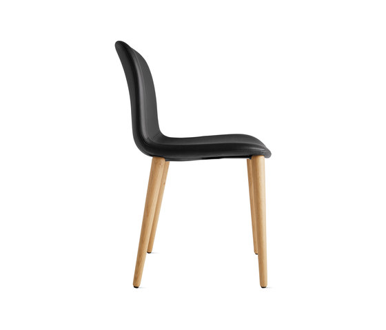 Bacco Chair in Leather | Oak Legs | Sillas | Design Within Reach