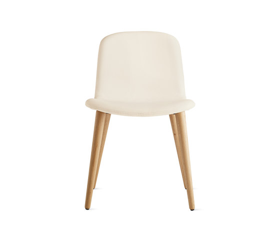 Bacco Chair in Leather | Oak Legs | Sedie | Design Within Reach