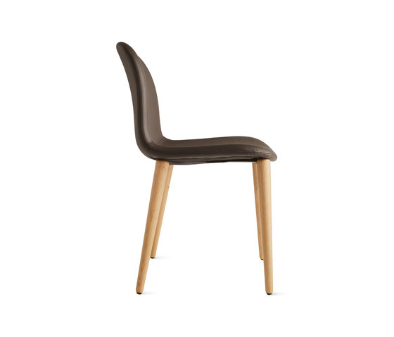 Bacco Chair in Leather | Oak Legs | Chaises | Design Within Reach