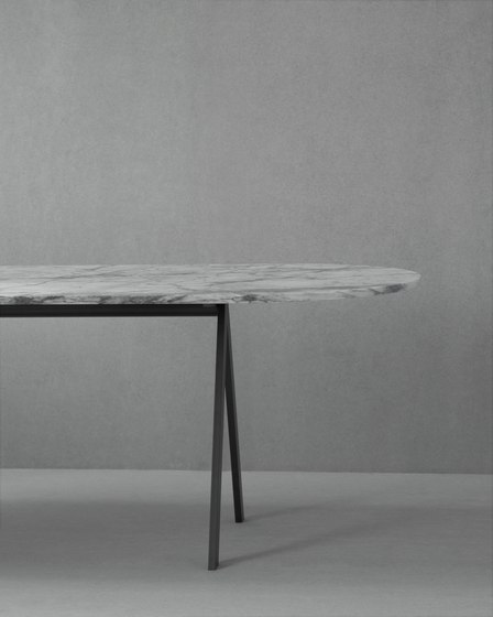 Saw Table marble white rounded | Mesas comedor | Friends & Founders