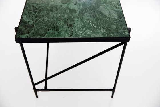 Desk BLACK on BLACK - Green Marble | Tables de repas | HANDVÄRK