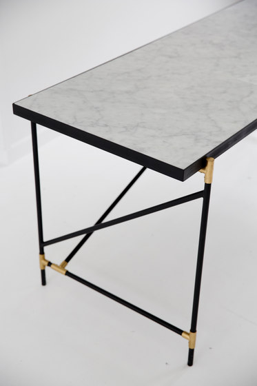 Desk BRASS on BLACK - White Marble | Esstische | HANDVÄRK