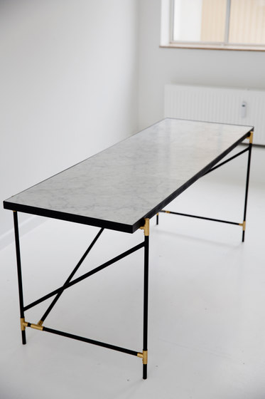 Desk BRASS on BLACK - White Marble | Esstische | HANDVÄRK