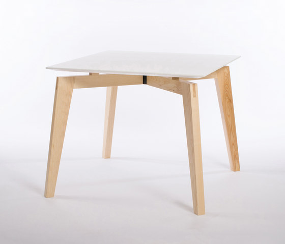 Private Space Dining Table Ash 90 | Dining tables | ellenberger