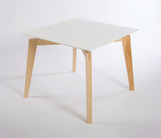Private Space Dining Table Ash 90 | Mesas comedor | ellenberger