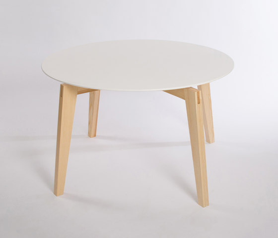 Private Space Dining Table Ash 120 | Dining tables | ellenberger