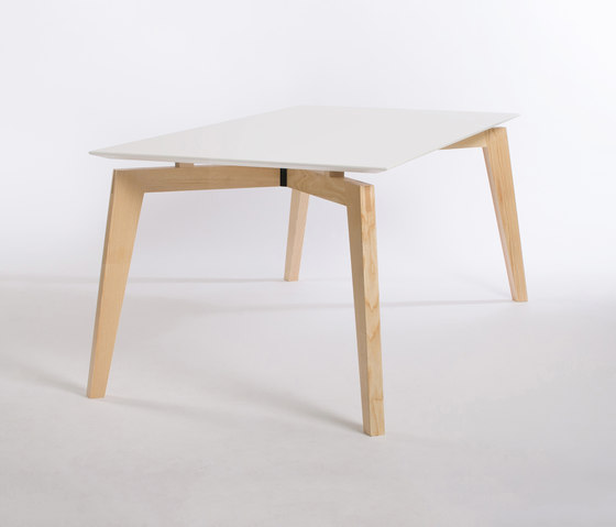 Private Space Dining Table Ash 180 | Dining tables | ellenberger