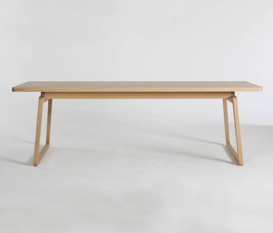 Private Space Dining Table Oak SL | Dining tables | ellenberger