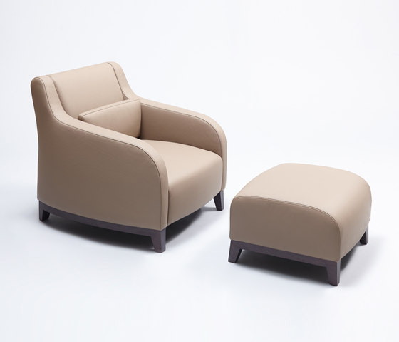 Collins Armchair and Ottoman | Fauteuils | Comforty