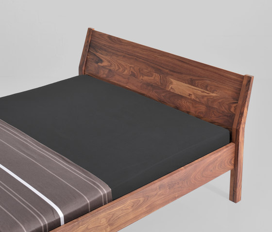 VILLA Bed | Beds | Vitamin Design