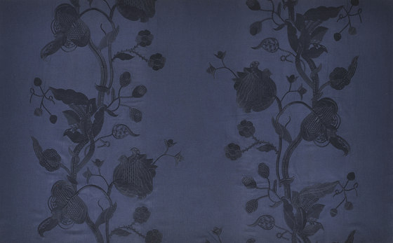 Signature Modern Lodge Fabrics | Ashdown Crewel - Indigo | Tissus de décoration | Designers Guild