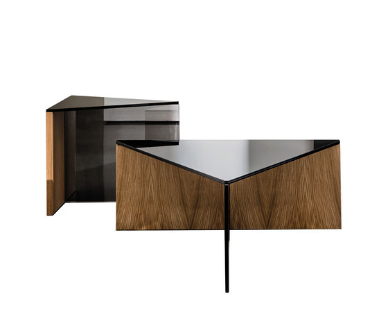 Regolo Triangular Coffee Table | Tables basses | Sovet