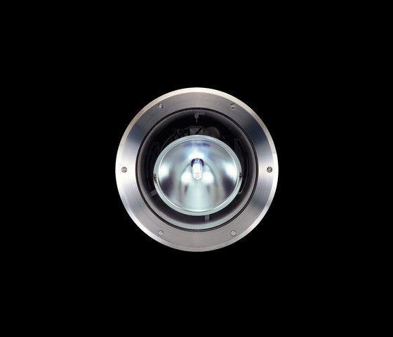 Petra Maxi / Adjustable Optic - Narrow Beam 8° | Lámparas exteriores de suelo | Ares