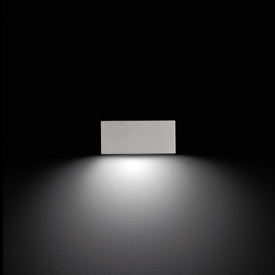Midna / Unidirectional | Outdoor wall lights | Ares