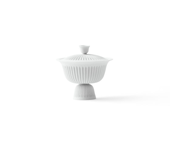 Tsé Tea cup with foot | Dinnerware | Lyngby Porcelæn