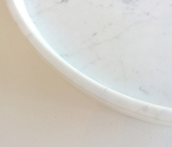 Oliver Marble Round Tray | Trays | Evie Group