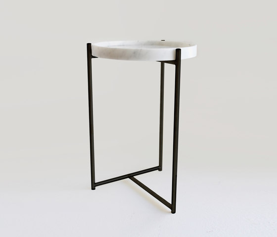 Oliver Marble Tray Side Table Black | Tables d'appoint | Evie Group