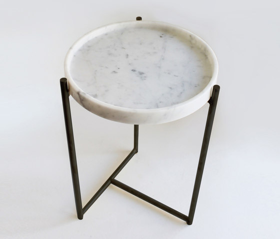 Oliver Marble Tray Side Table Black | Tavolini alti | Evie Group