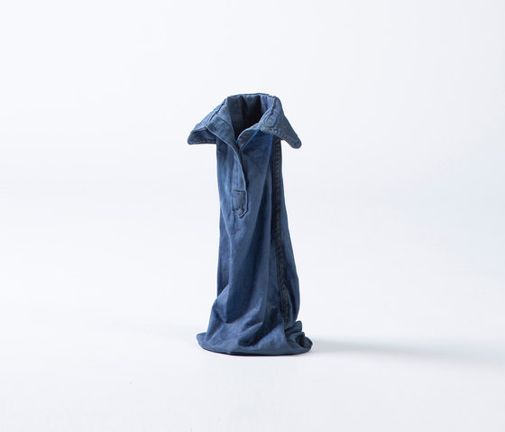 Worn Sleeve | Vasi | Thislexik