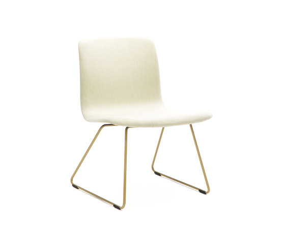 Sola Lounge Chair with Sled Base | Sillas | Martela